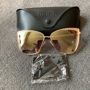 NWOT DIFF eyewear “Becky” sunglasses.